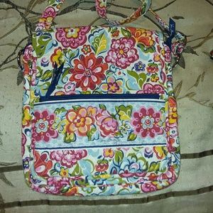 Vera Bradley 'Mailbag' in the pattern Hope Garden